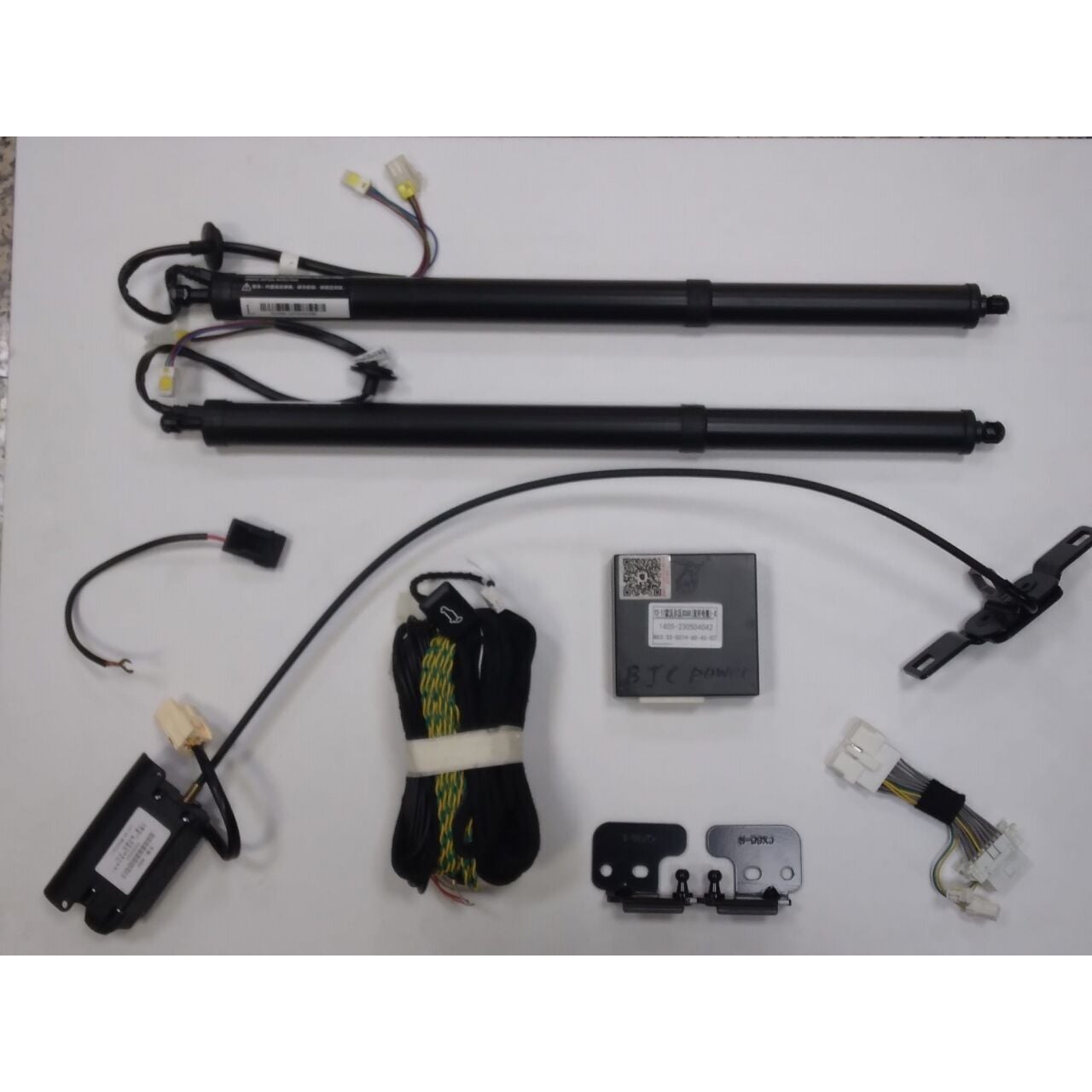 Volvo XC60 2013-2017 Uyumlu Yedek Parça Çift Motor Otomatik Bagaj Açma