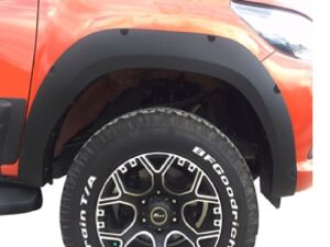 Toyota Hilux 2023  Uyumlu Yedek Parça Çıkıntılı Çıvatasız Dodik