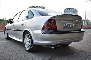 Opel Vectra B Uyumlu Yedek Parça GT Işıklı Spoiler